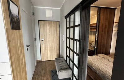 Аренда современной меблированной 2-комнатной квартиры 37 м², Гжегужки, Краков, Польша